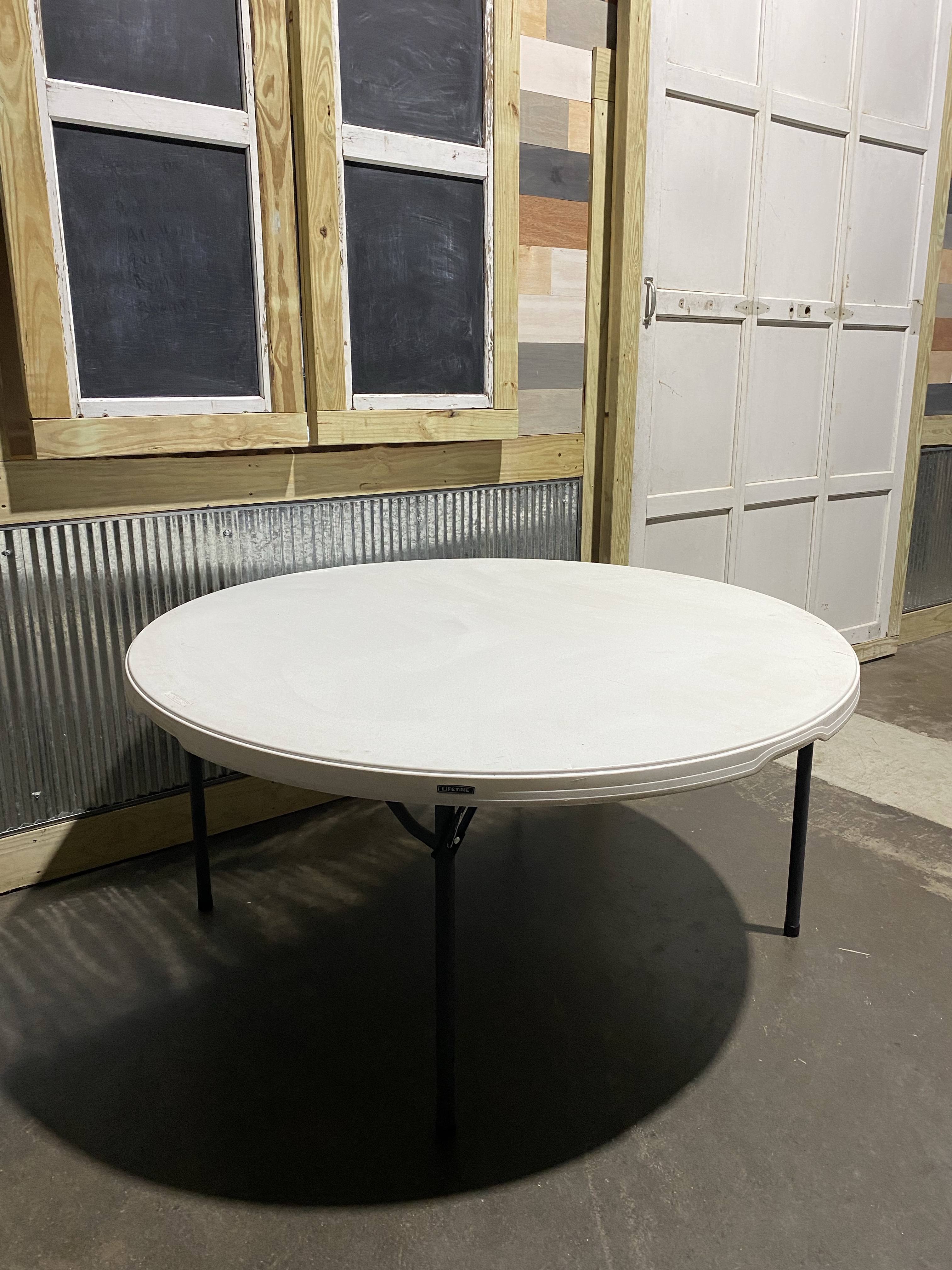 5-foot round table