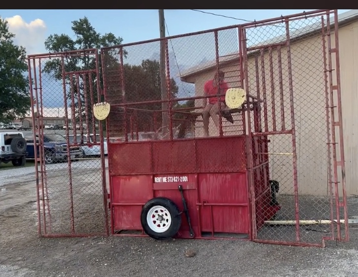2-person dunking booth